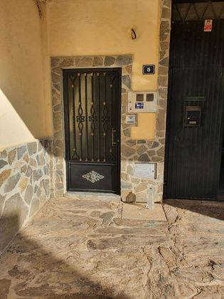 Foto 1 de Casa en venda a Robleda de 4 habitacions amb terrassa i garatge