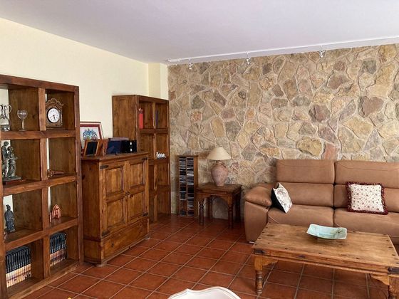 Foto 1 de Casa en alquiler en Villarmayor de 3 habitaciones con terraza y jardín