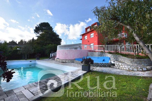 Foto 2 de Venta de chalet en Culleredo de 5 habitaciones con terraza y piscina