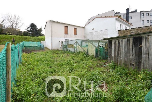 Foto 2 de Casa en venta en calle Trasmonte de Curtidos de 3 habitaciones con jardín