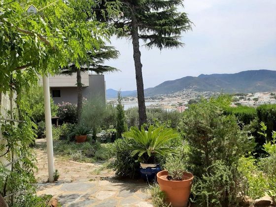 Foto 1 de Chalet en venta en Llançà de 6 habitaciones con terraza y garaje