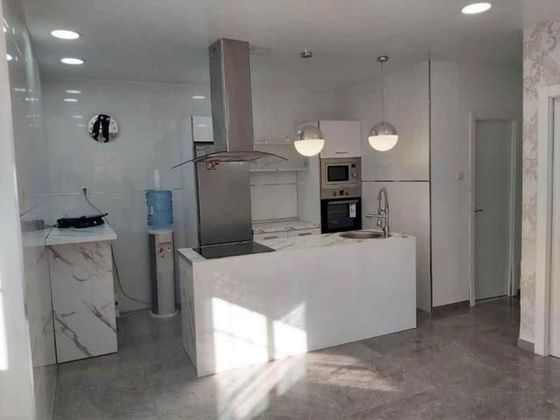 Foto 2 de Casa en venda a Centro - Almería de 2 habitacions amb terrassa i aire acondicionat