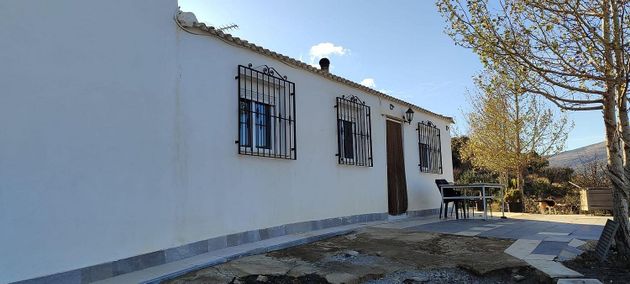 Foto 1 de Casa rural en venda a Sierro de 3 habitacions amb garatge i jardí