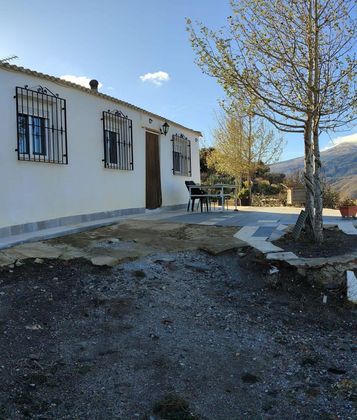 Foto 2 de Casa rural en venda a Sierro de 3 habitacions amb garatge i jardí