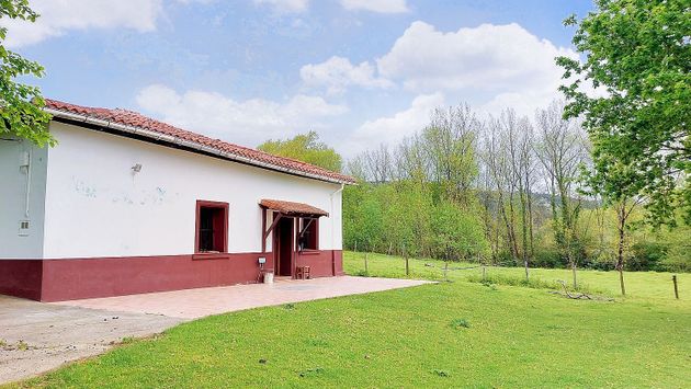 Foto 2 de Casa rural en venda a Urduliz de 3 habitacions amb terrassa i jardí