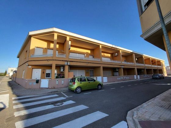 Foto 2 de Venta de piso en Sant Jaume d´Enveja de 2 habitaciones con terraza y piscina