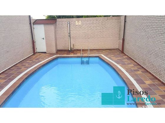 Foto 1 de Casa adossada en lloguer a avenida De Francia de 3 habitacions amb terrassa i piscina