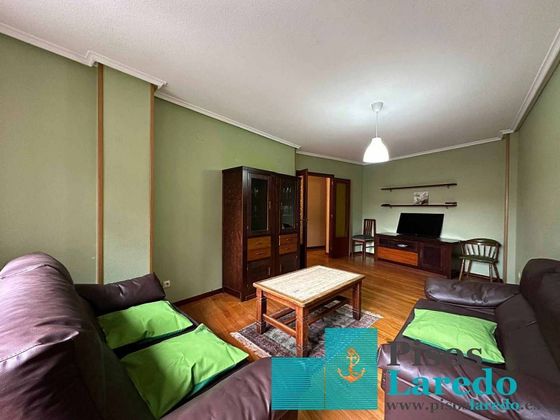 Foto 2 de Venta de piso en calle Comandante Villar de 4 habitaciones con terraza y calefacción