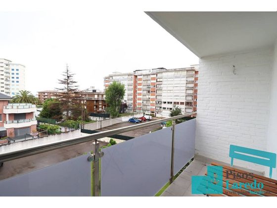 Foto 1 de Pis en lloguer a avenida Derechos Humanos de 3 habitacions amb terrassa i garatge
