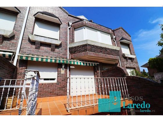Foto 2 de Casa en venda a calle Pintor Ángel Alonso de 4 habitacions amb terrassa i garatge