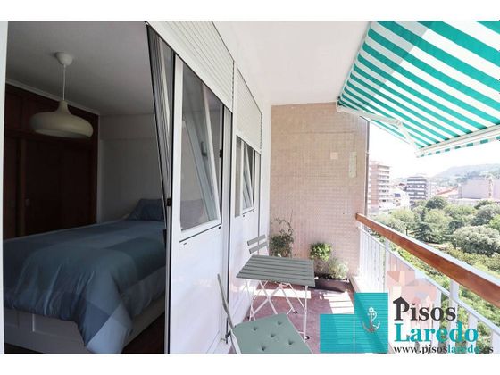Foto 1 de Pis en lloguer a calle Padre Ignacio Ellacuría de 3 habitacions amb terrassa i calefacció