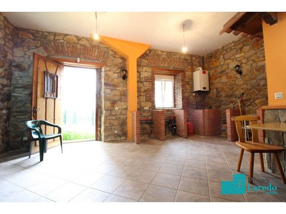Foto 1 de Casa en venda a calle Cantarranas de 8 habitacions amb balcó i calefacció