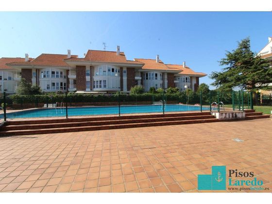 Foto 2 de Venta de piso en carretera Santoñaberria de 2 habitaciones con terraza y piscina