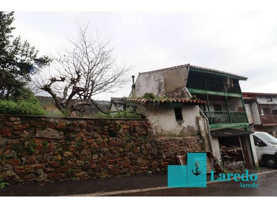 Foto 1 de Casa en venda a barrio El de 6 habitacions amb terrassa i jardí
