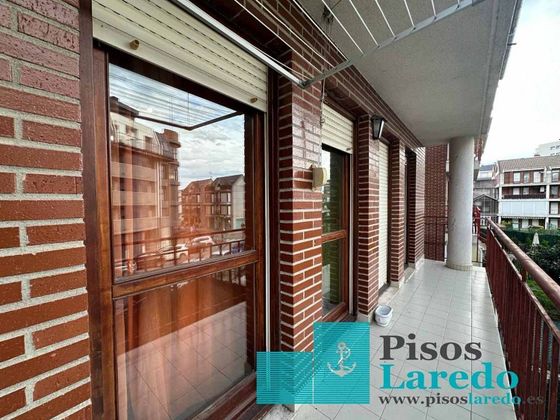 Foto 1 de Venta de piso en calle Juan de la Encina de 3 habitaciones con balcón y calefacción