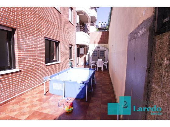 Foto 2 de Venta de piso en Limpias de 2 habitaciones con terraza y garaje
