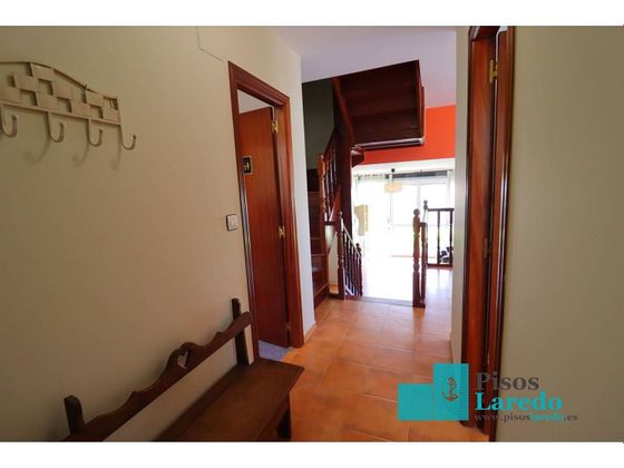 Foto 2 de Casa en venda a barrio Carasael Cristo de 3 habitacions amb terrassa i garatge