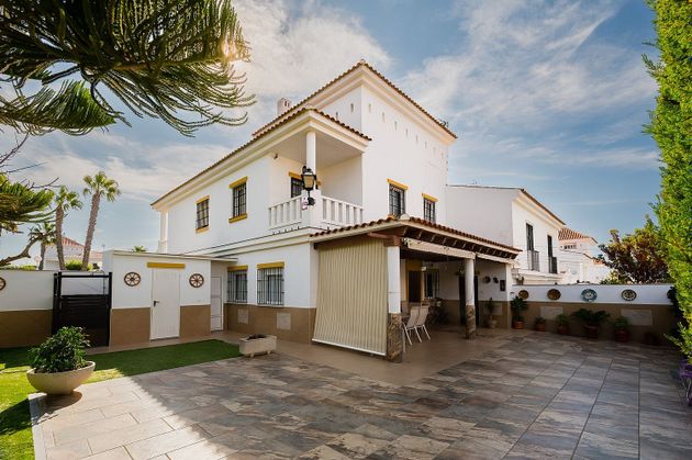 Foto 1 de Casa en venda a Urbasur - Islantilla de 4 habitacions amb terrassa i piscina