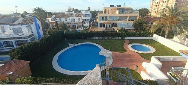 Foto 2 de Dúplex en venda a Isla Canela de 3 habitacions amb terrassa i piscina
