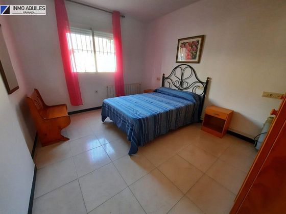 Foto 2 de Chalet en alquiler en Bola de Oro - Serrallo de 2 habitaciones con muebles y aire acondicionado