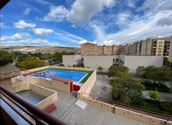 Foto 1 de Alquiler de piso en Barrio de Zaidín de 3 habitaciones con terraza y piscina