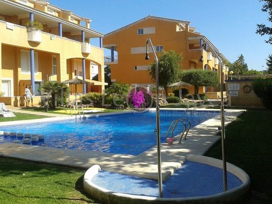 Foto 1 de Dúplex en venda a calle Esparta de 3 habitacions amb terrassa i piscina