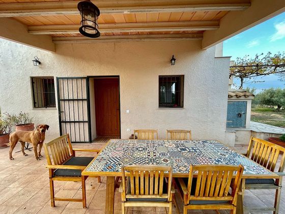 Foto 2 de Casa rural en venda a calle Valle del Burga de 4 habitacions amb terrassa i jardí