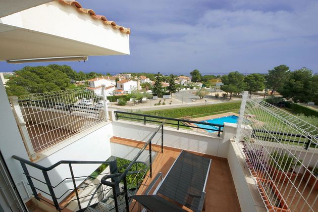 Foto 2 de Àtic en venda a calle Tramuntana de 2 habitacions amb terrassa i piscina
