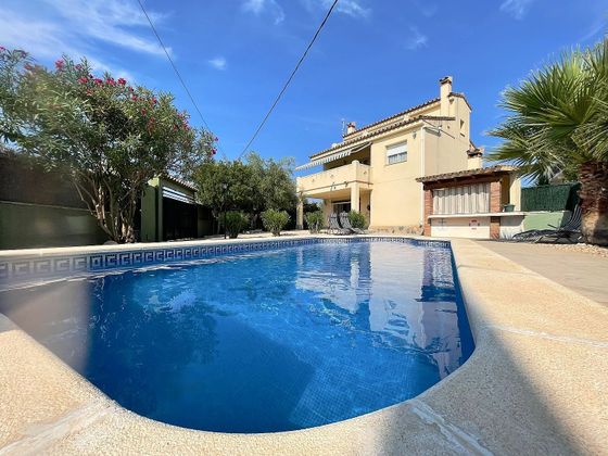 Foto 2 de Xalet en venda a avenida Rafael de Llao de 4 habitacions amb terrassa i piscina