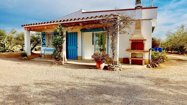 Foto 1 de Casa rural en venda a calle Poligono de 2 habitacions amb terrassa i piscina