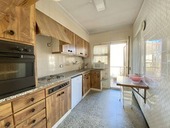 Foto 2 de Casa en venda a Olot de 9 habitacions amb terrassa i garatge