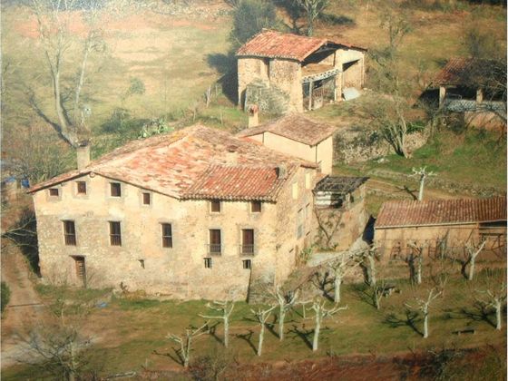 Foto 1 de Casa rural en venta en Sant Joan les Fonts de 5 habitaciones con jardín