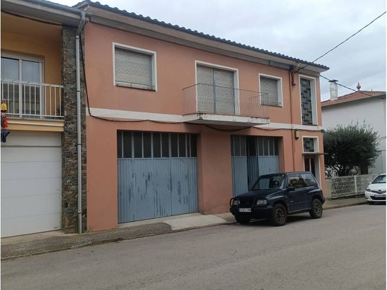 Foto 1 de Casa en venta en Sant Joan les Fonts de 5 habitaciones con terraza y garaje