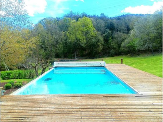Foto 2 de Casa en venta en Sant Joan les Fonts de 4 habitaciones con terraza y piscina