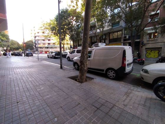 Foto 2 de Venta de local en La Sagrada Família de 161 m²