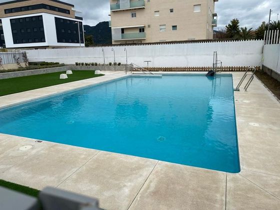 Foto 1 de Alquiler de piso en Poniente-Norte - Miralbaida - Parque Azahara de 3 habitaciones con terraza y piscina