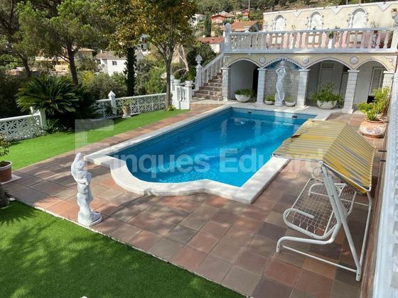 Foto 1 de Venta de chalet en Òrrius de 5 habitaciones con terraza y piscina