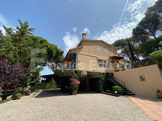 Foto 2 de Xalet en venda a Argentona de 6 habitacions amb terrassa i jardí