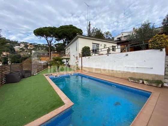 Foto 1 de Xalet en venda a Argentona de 4 habitacions amb terrassa i piscina