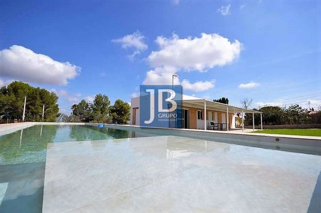 Foto 1 de Chalet en venta en Alberic de 2 habitaciones con terraza y piscina
