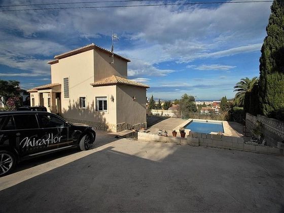 Foto 1 de Casa rural en venda a Les Marines/Las Marinas de 4 habitacions amb terrassa i piscina