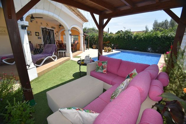 Foto 2 de Chalet en venta en Poblets (els) de 3 habitaciones con terraza y piscina