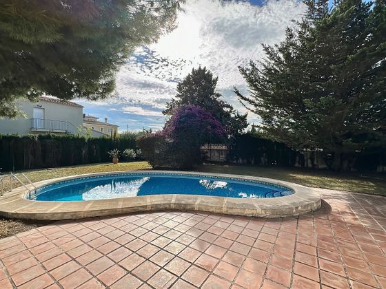 Foto 2 de Chalet en venta en Poblets (els) de 4 habitaciones con terraza y piscina