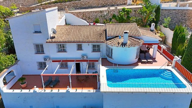 Foto 1 de Venta de chalet en Pego de 6 habitaciones con terraza y piscina
