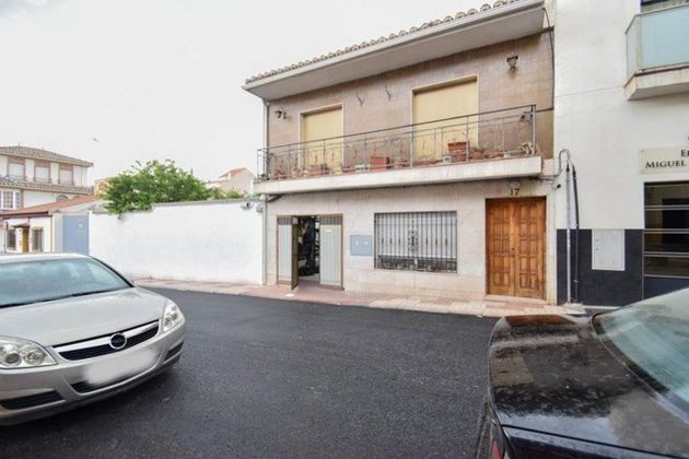 Foto 1 de Casa adossada en venda a Maracena de 5 habitacions amb terrassa i balcó