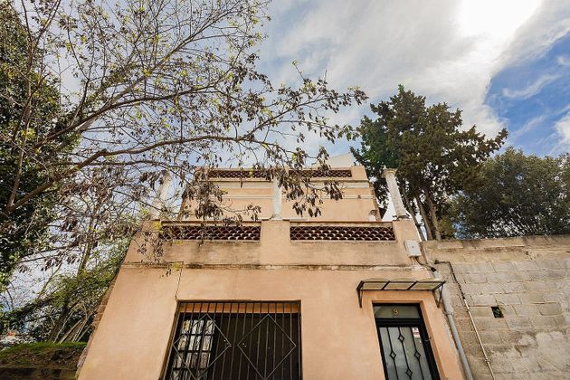 Foto 1 de Venta de casa adosada en El Poble Sec - Parc de Montjuïc de 4 habitaciones con terraza y balcón