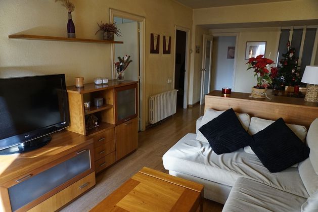 Foto 1 de Venta de piso en Sant Just Desvern de 3 habitaciones con terraza y aire acondicionado