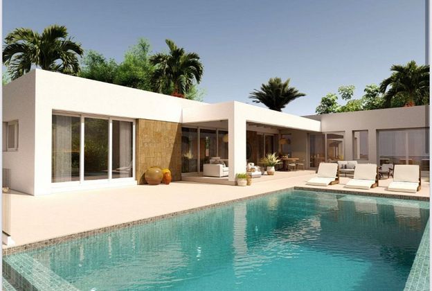 Foto 1 de Casa adossada en venda a calle Valsol de 3 habitacions amb terrassa i piscina