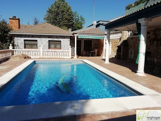 Foto 1 de Xalet en venda a Navahermosa de 4 habitacions amb terrassa i piscina