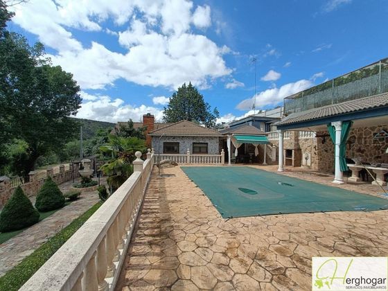 Foto 2 de Xalet en venda a Navahermosa de 4 habitacions amb terrassa i piscina